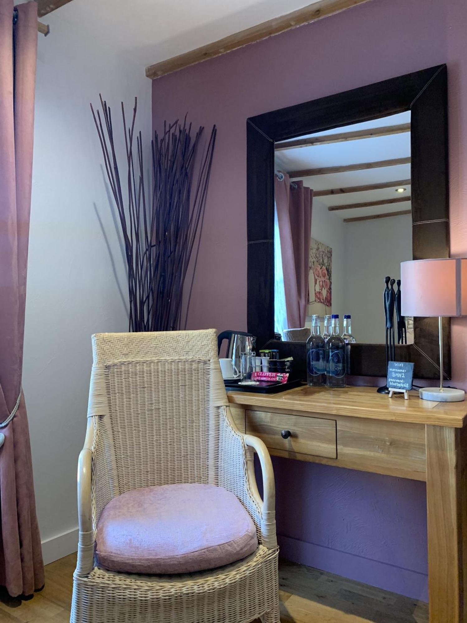 Bath House Hotel Чард Номер фото